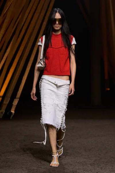 Look 19